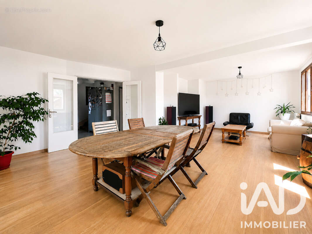 Maison 201 m² à Riom  - photo 3