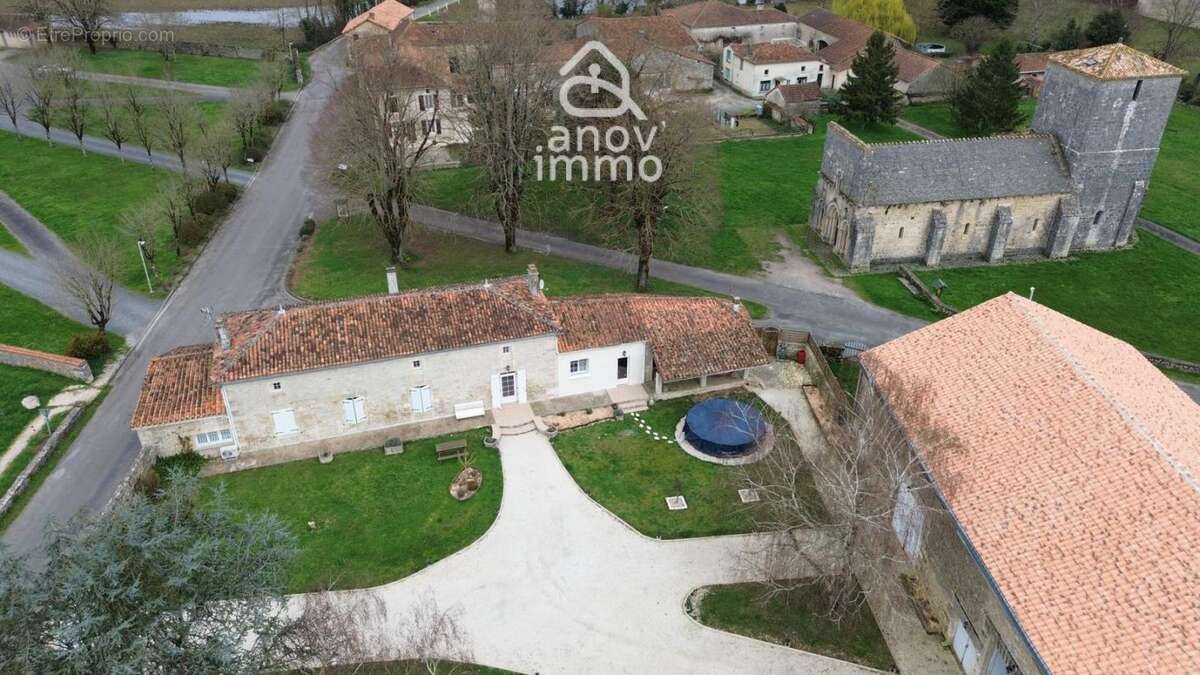 Maison à LA ROCHETTE