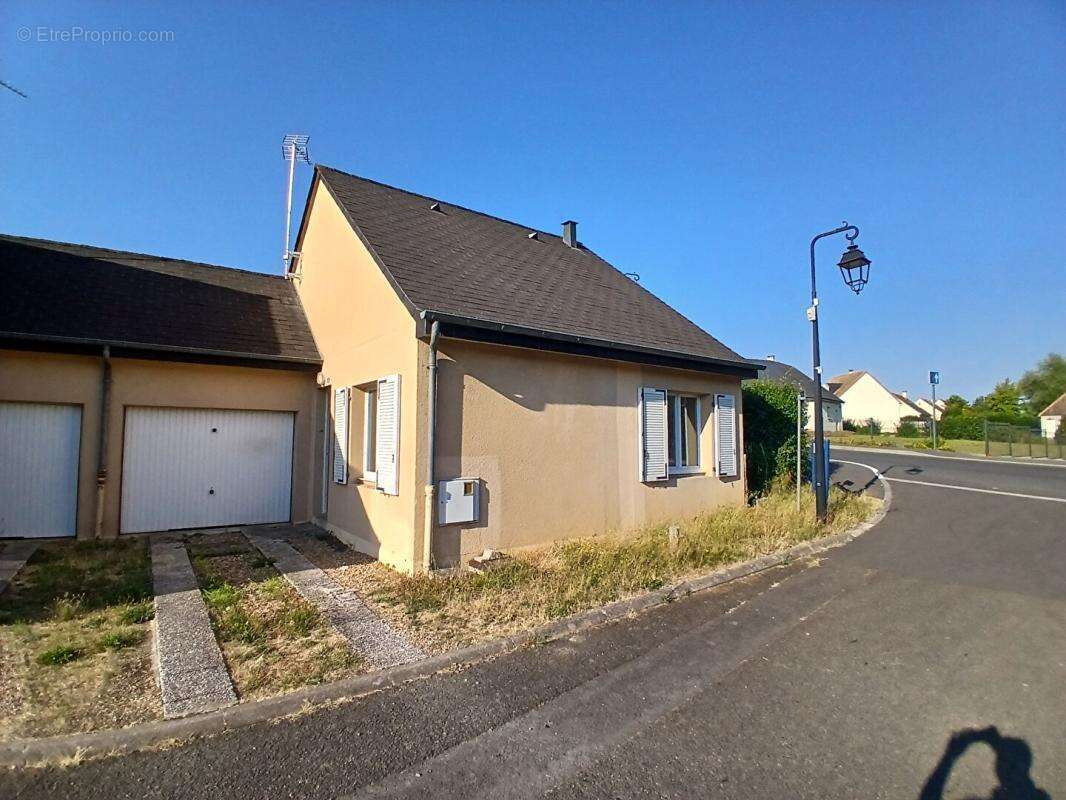 Maison T2 de plain-pied avec garage et jardin PRUILLE L'EGUILLE - photo 3