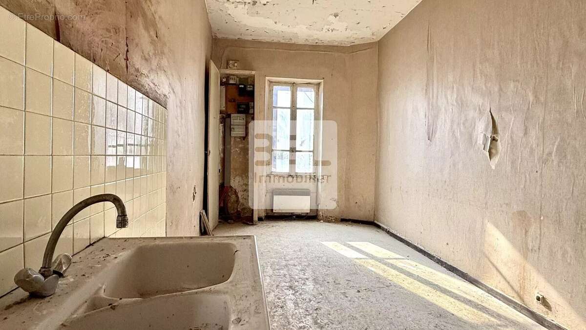 Appartement à BAGNOLS-SUR-CEZE