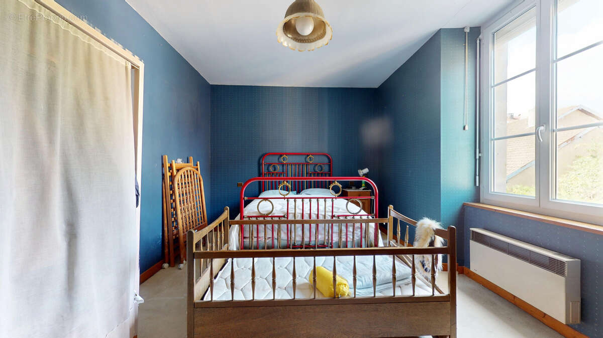 Maison à SERRE-LES-SAPINS