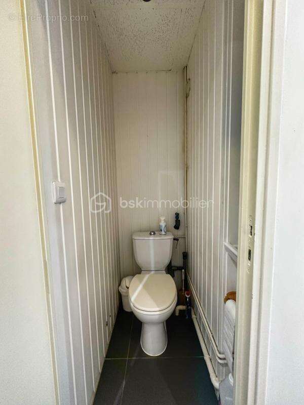 Local professionnel 71 m² – secteur mérande – chambéry – climatisé – double entrée – grande cave - photo 12