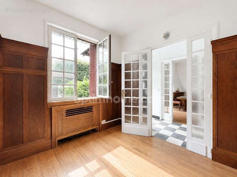 Maison à LA GARENNE-COLOMBES