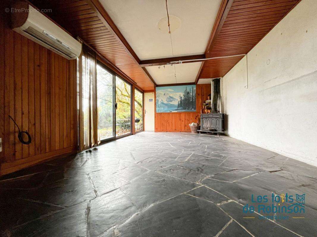 Maison à VERRIERES-LE-BUISSON