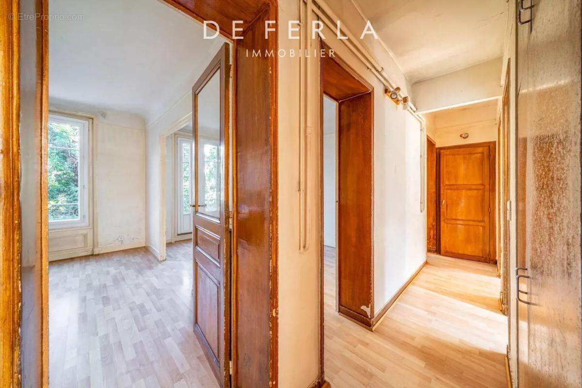 Appartement à PARIS-14E