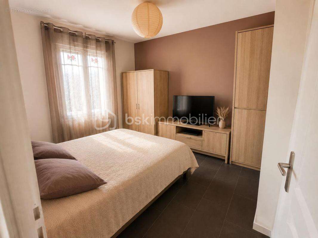 Maison de plain-pied 76 m² – 2 chambres – Jardin de 668 m² – Vendue louée – Rétaud - photo 5