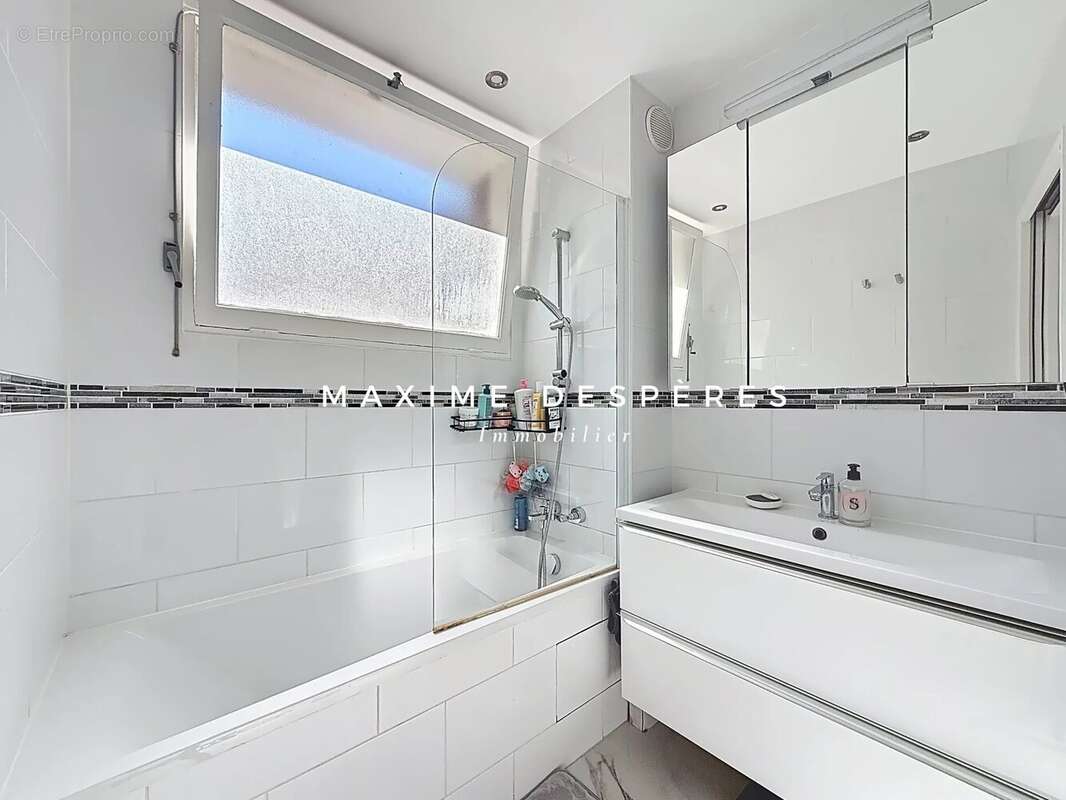 Appartement à NEUILLY-SUR-SEINE