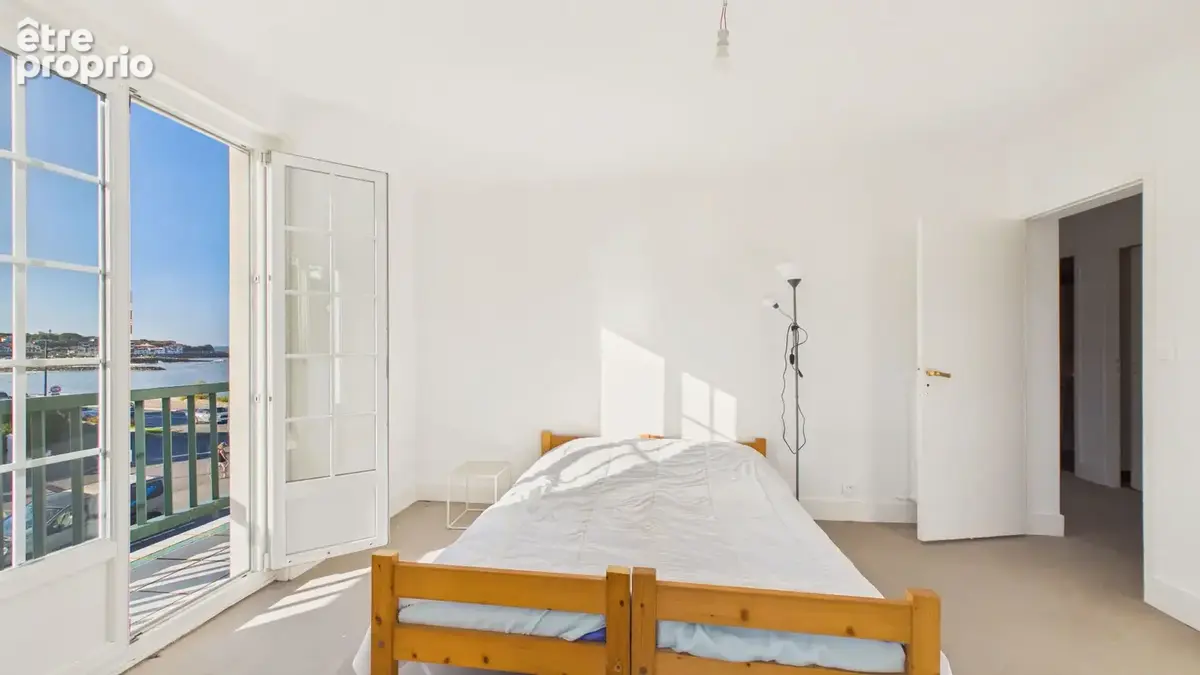 Front de mer Ciboure, plage de Socoa, appartement 80 m2 à réinventer - balcons, véranda, garage - photo 4