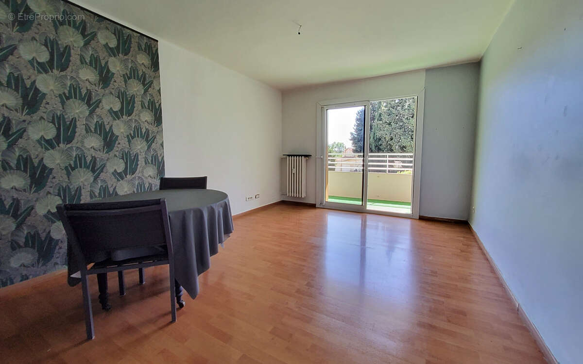 Appartement à CUERS