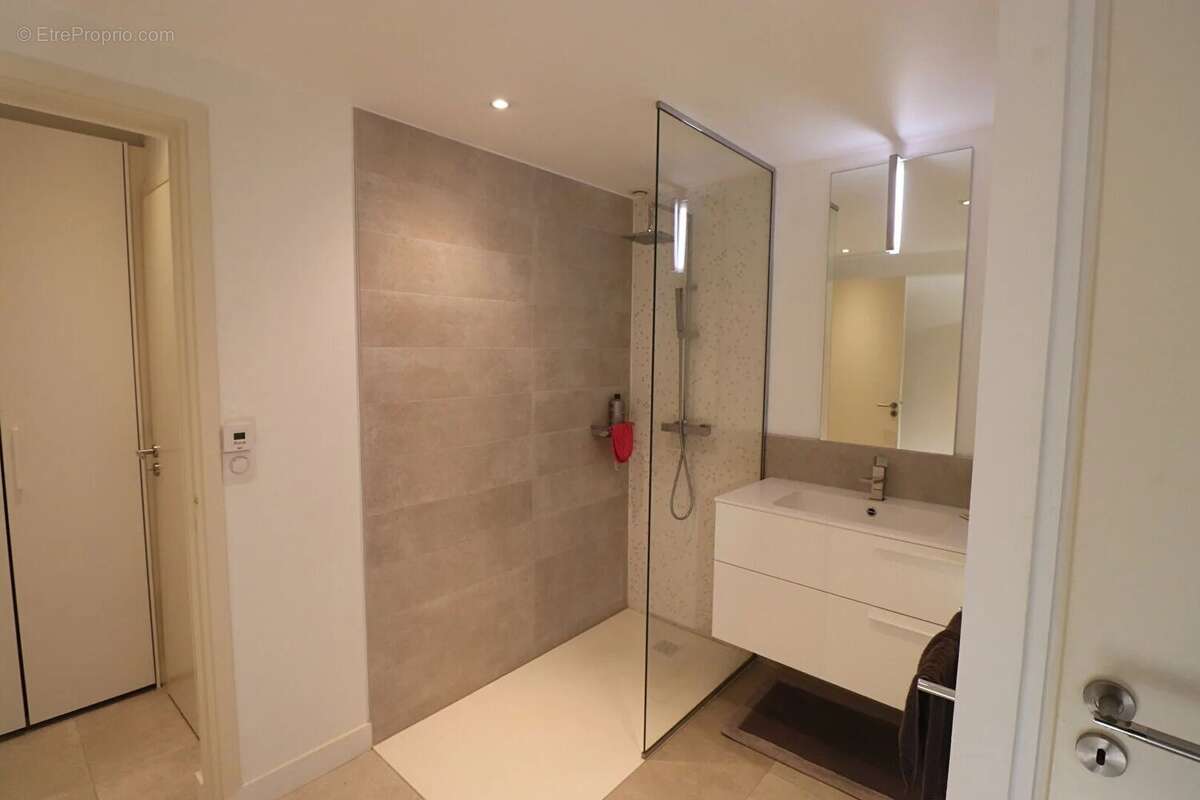 Appartement à SAINT-CYR-SUR-MER