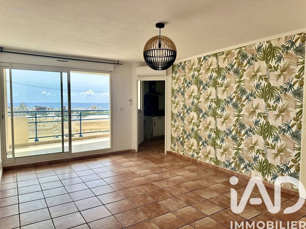 Photo 1 - Appartement à SAINT-DENIS