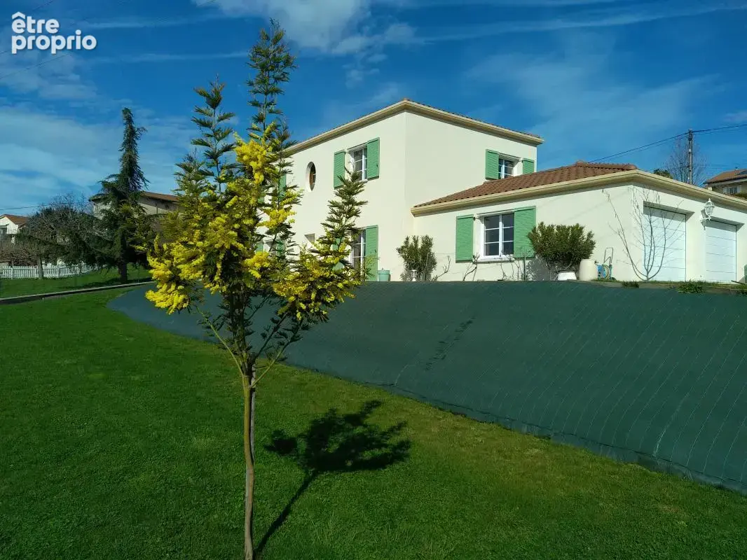Maison à GENILAC