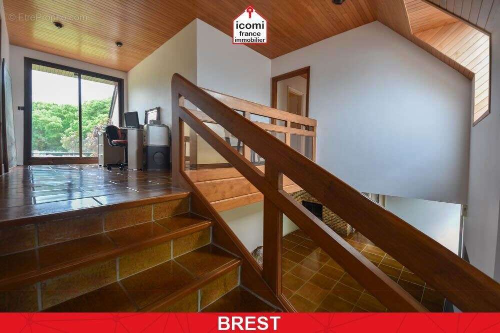 Finistere - brest (29200) - a vendre maison d’architecte de 248 m² – 5 chambres - jardin sans vis-vis de 2300 m² - garage de 41  - photo 8