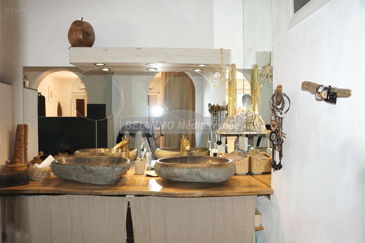 Villa 3 chambres, avec piscine et dépendances - photo 17