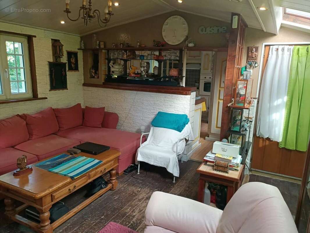 Maison à MAURECOURT