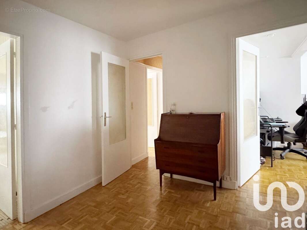 Photo 2 - Appartement à COURBEVOIE