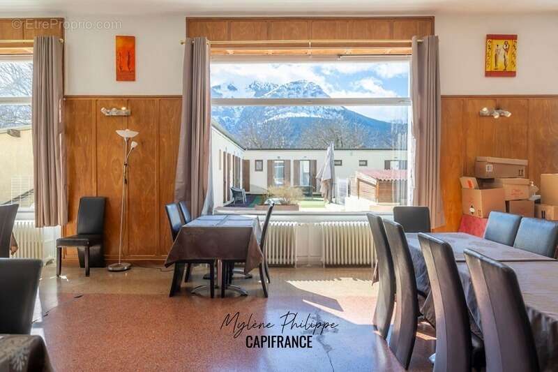 Commerce à SAINT-BONNET-EN-CHAMPSAUR