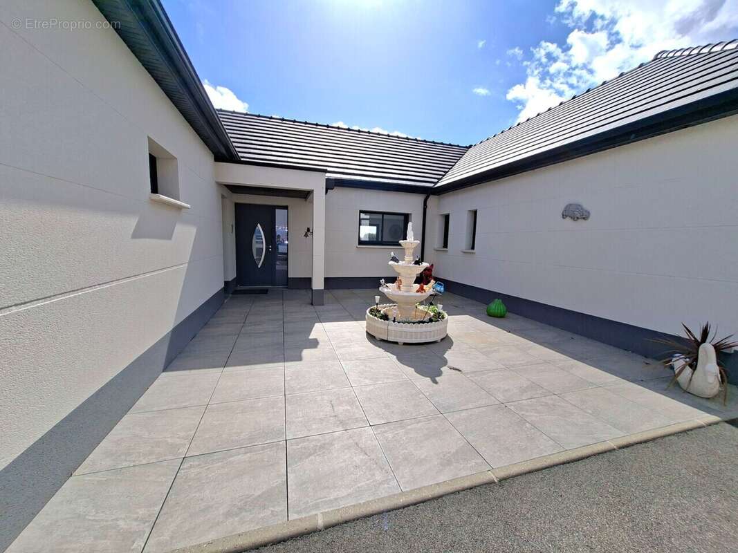 Maison à LA CHAUSSEE