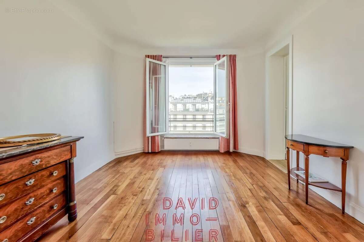 Appartement à PARIS-15E