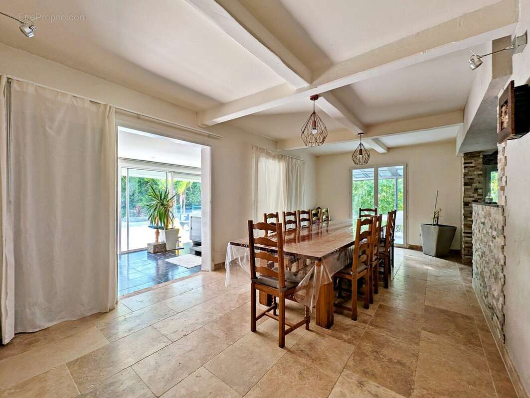 Maison à CHATEAUNEUF-SUR-ISERE