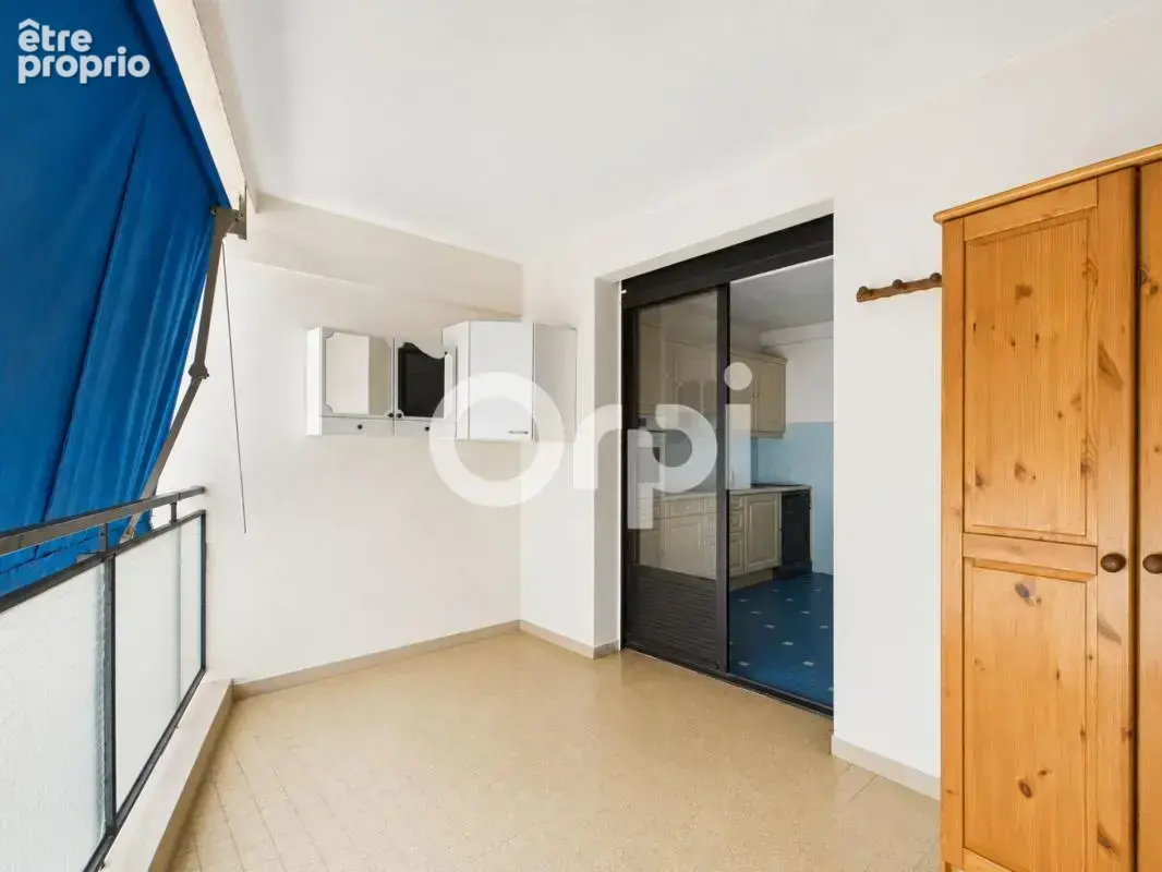 Appartement t3 - 86m2 - stationnement/ cave - centre ville - traversant - dernier étage - photo 7