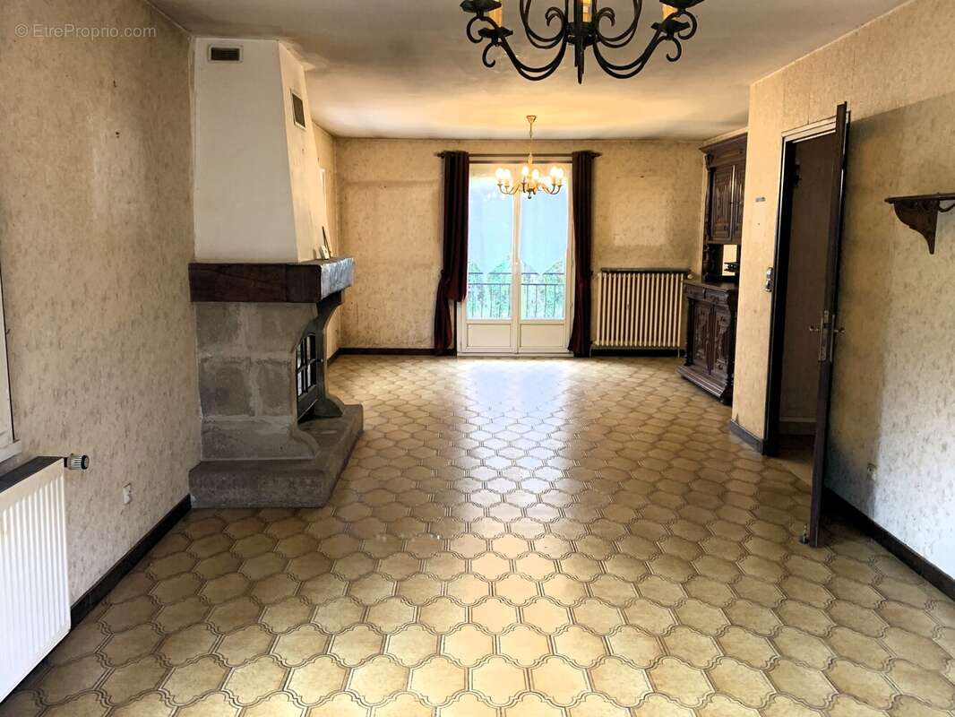 Maison à COSNAC