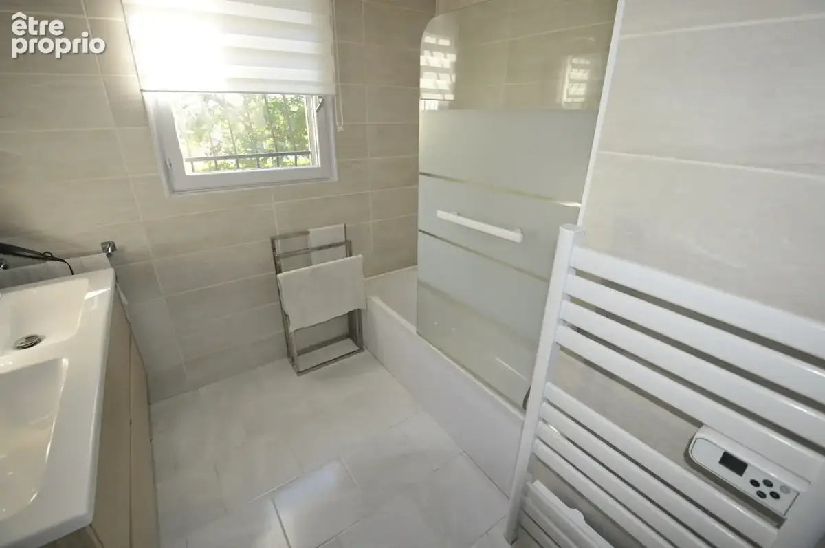 Maison sur sous sol semi enterré de 124m2 sur Boisseuil, La planche - photo 20
