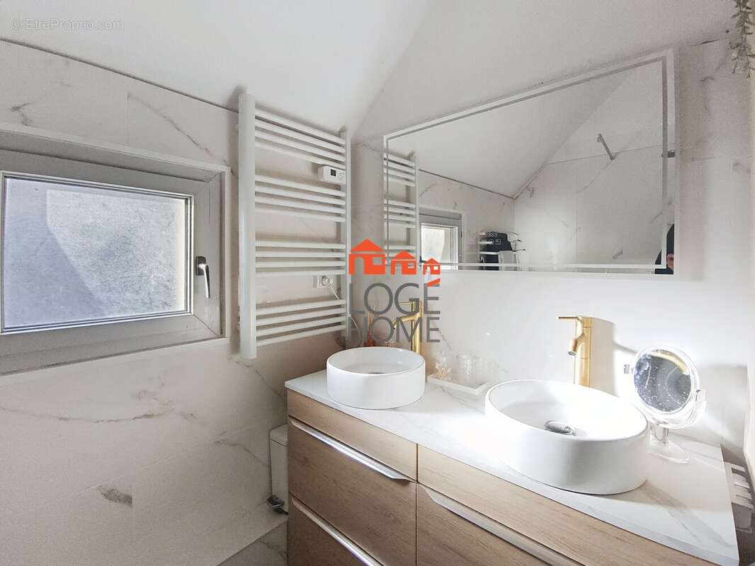 Salle de bain - Maison à MONTIGNY-EN-GOHELLE