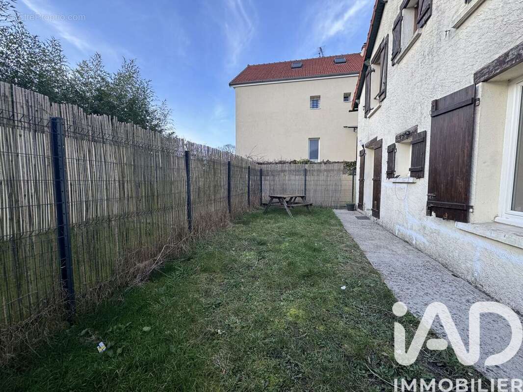 Photo 9 - Appartement à SAINTE-GENEVIEVE-DES-BOIS