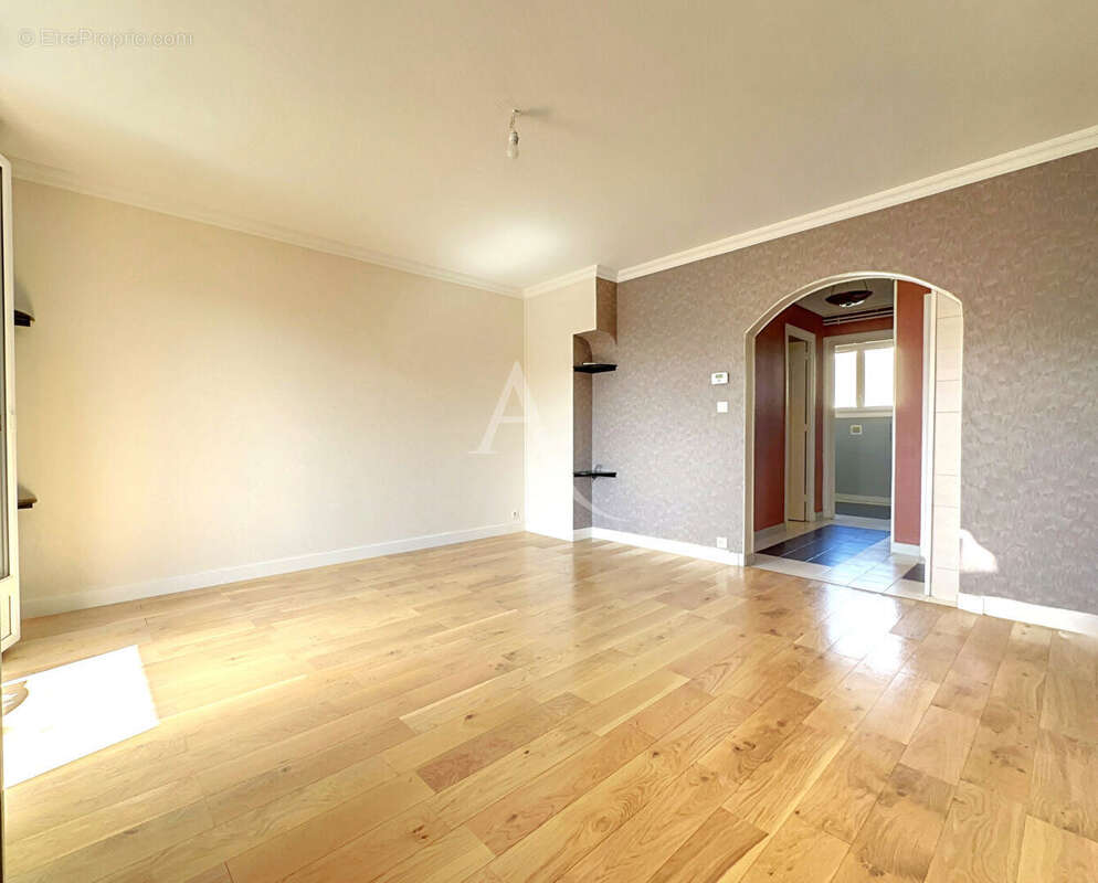 Appartement à FONTAINES-SUR-SAONE