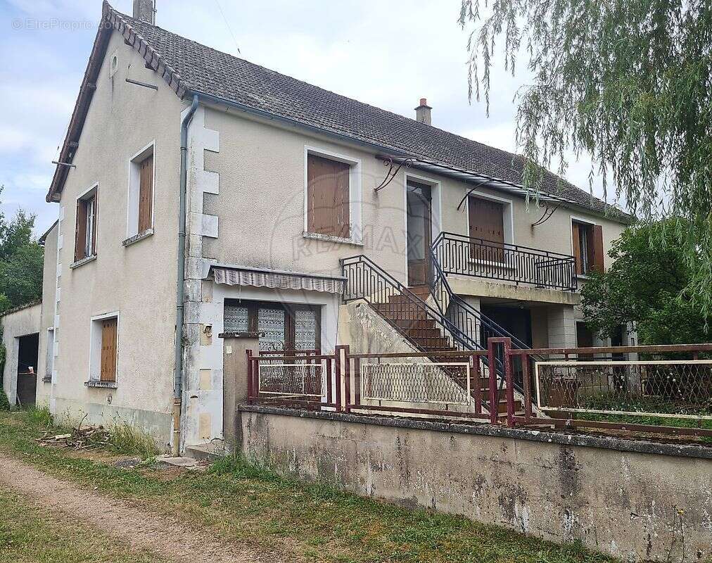 Maison à GIRY