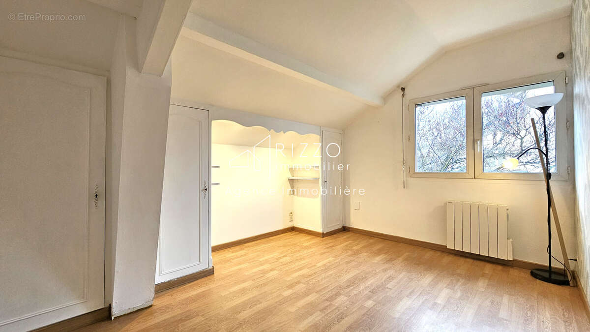 Maison à PREVESSIN-MOENS