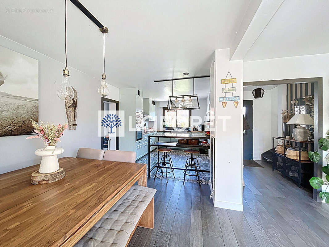 Maison à SAINT-NOM-LA-BRETECHE