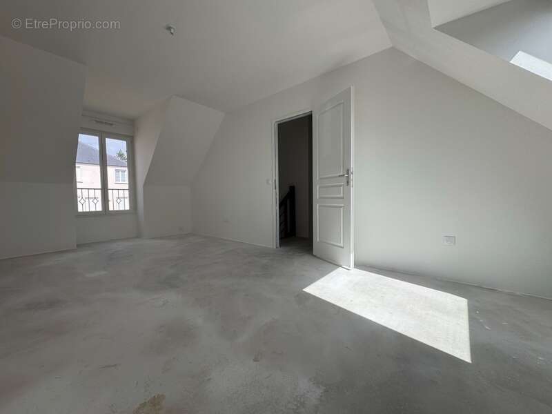 Maison à SAINT-SYMPHORIEN-LE-CHATEAU