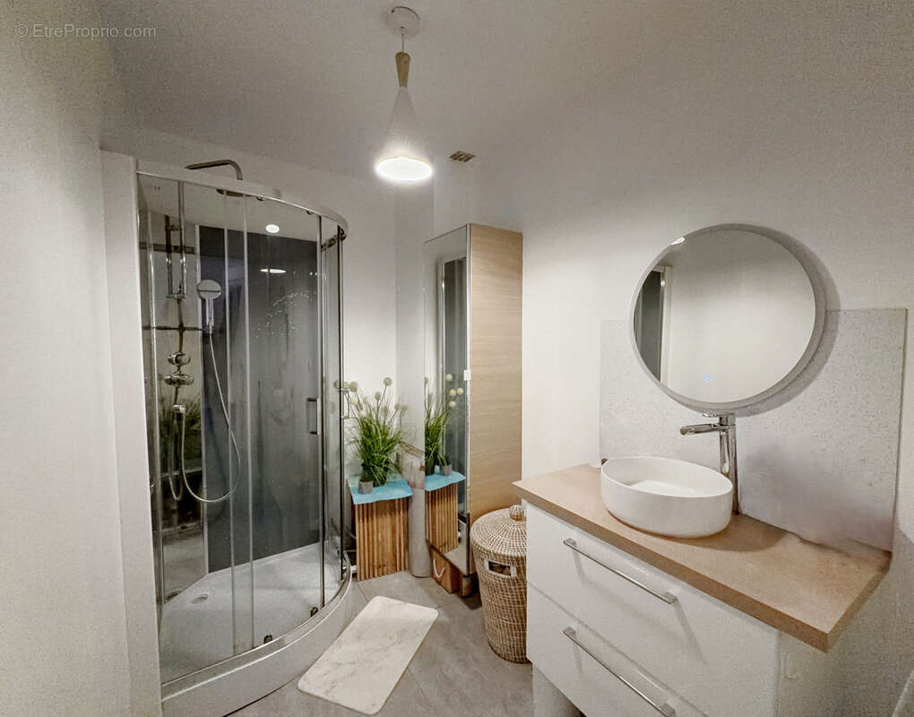 Appartement à SIX-FOURS-LES-PLAGES