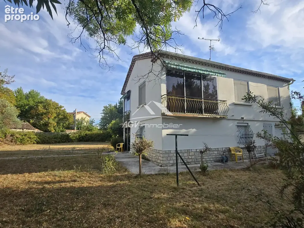 Ensemble immobilier : 2 habitations, 3022m² de terrain - photo 1