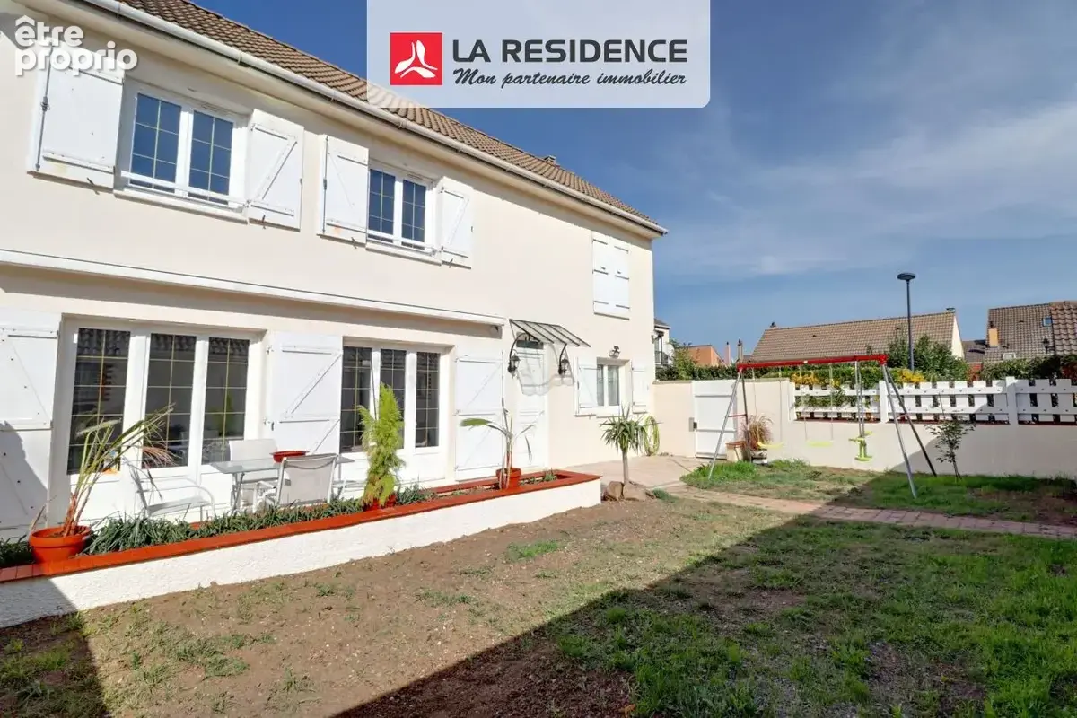 Photo Maison à Jouy-Le-Moutier au prix de 299 600€