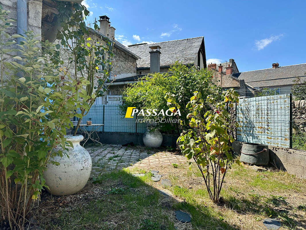 Maison à SEVERAC-LE-CHATEAU