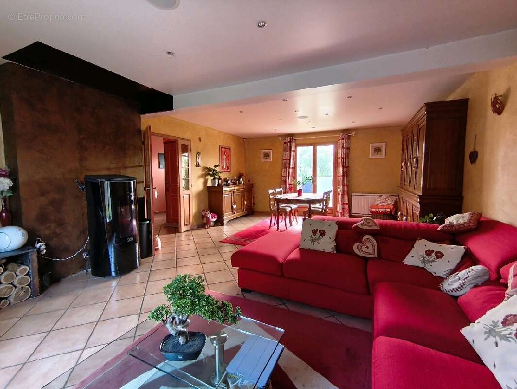 Maison à NESLES-LA-VALLEE