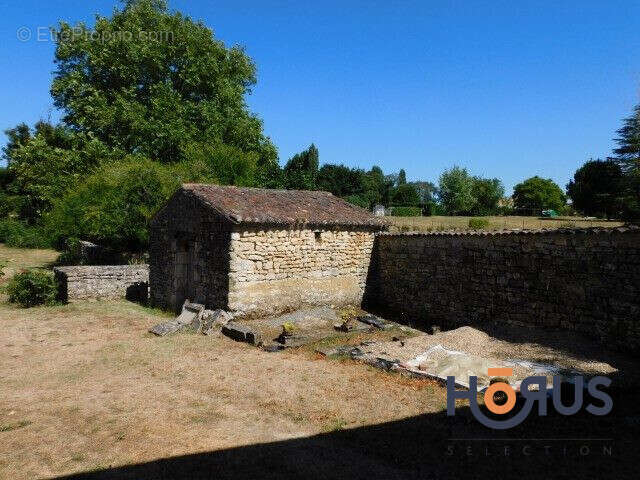 Maison à MONTPELLIER-DE-MEDILLAN