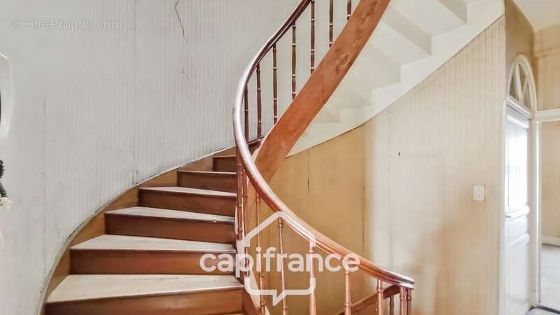 Appartement à SAINTE-LIVRADE-SUR-LOT