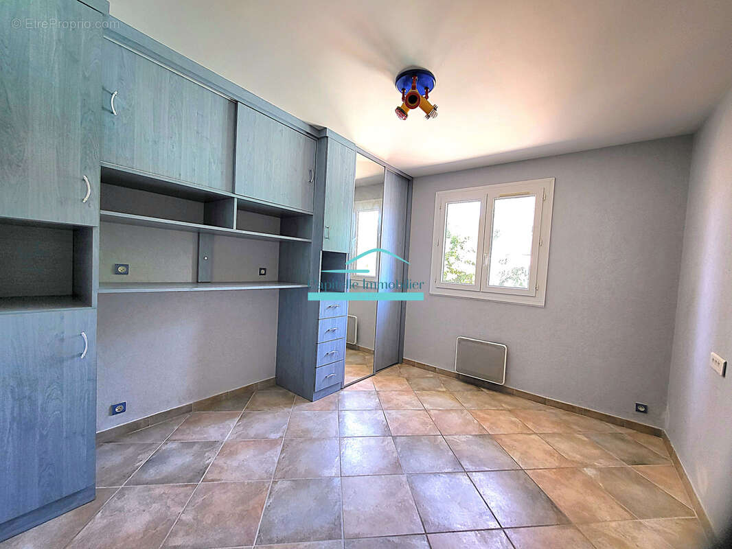 Mireval (hérault) , Villa T4 plain pied sur 692m2 de terrain avec piscine - photo 7