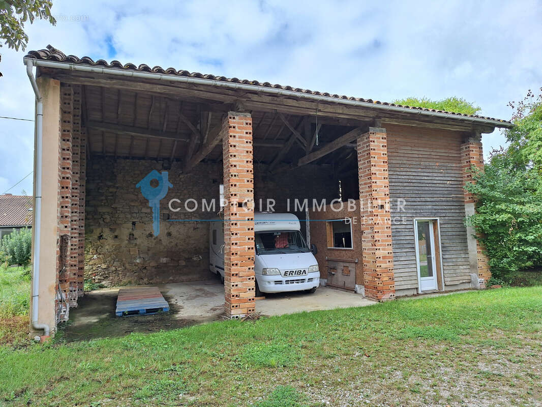 A vendre Dpt 81 Maison à restaurer 6 ch. avec extension, terrain et dépendances - photo 11