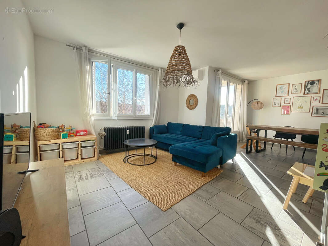 Appartement à SAINT-SYMPHORIEN-D'OZON