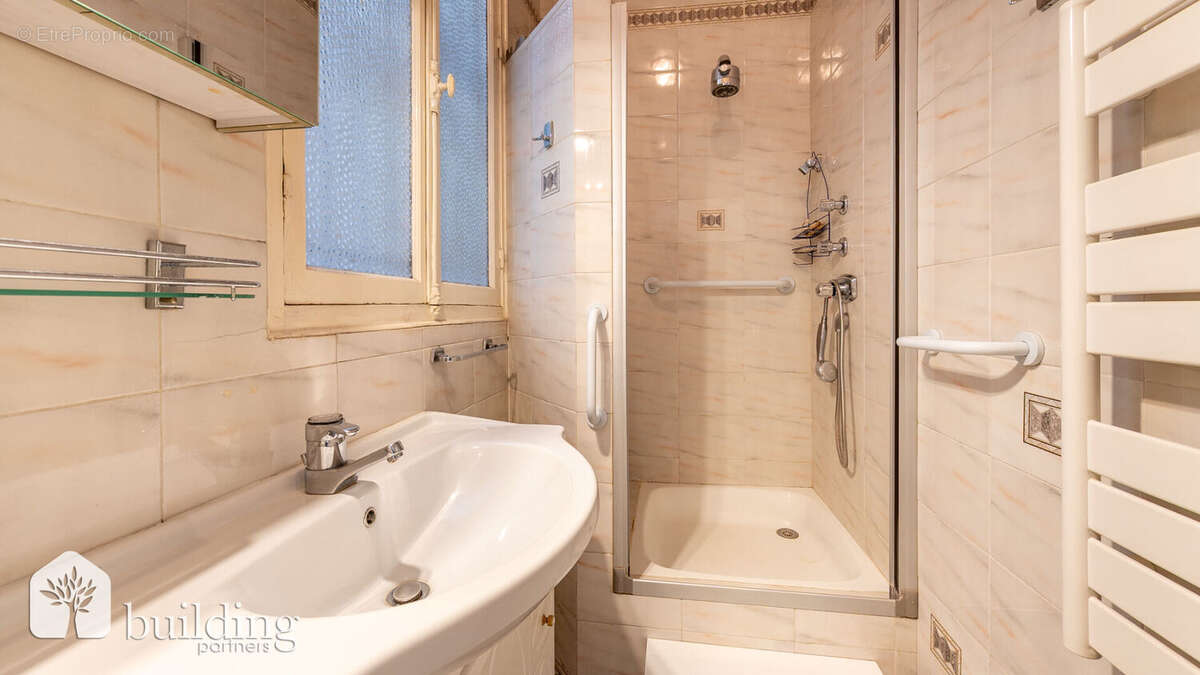 Appartement à PARIS-17E