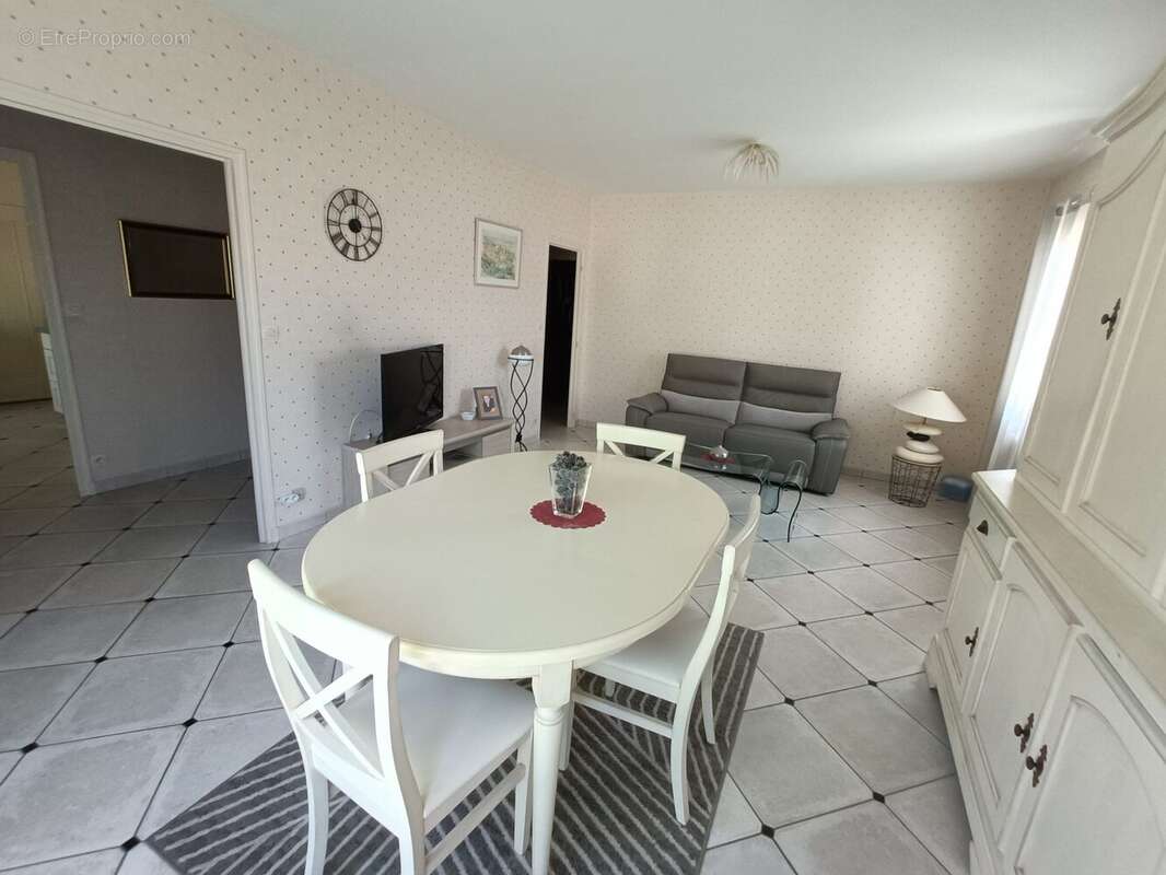 Maison 109 m² à Saint-Julien-L'ars  - photo 4