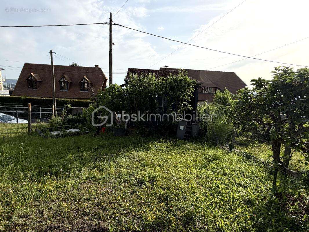 Terrain à CAUDEBEC-LES-ELBEUF