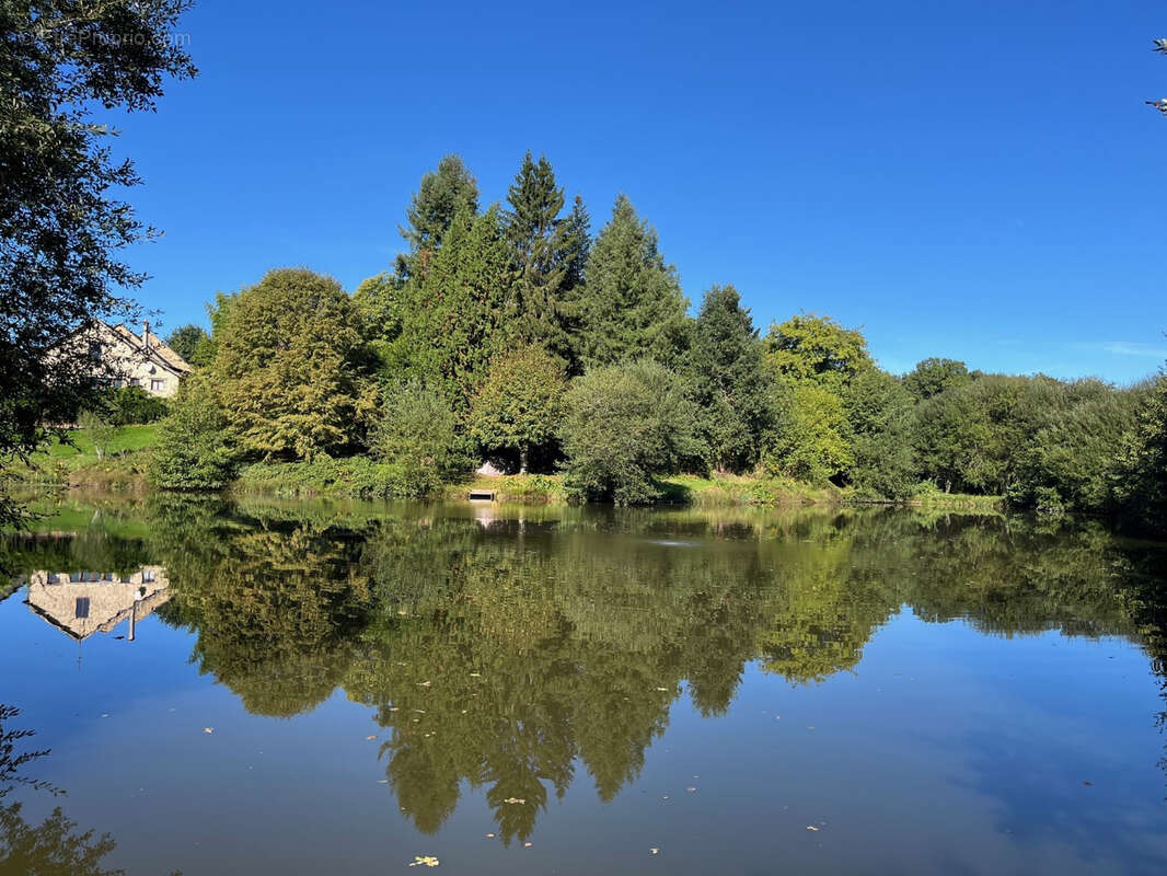 Maison à COUSSAC-BONNEVAL