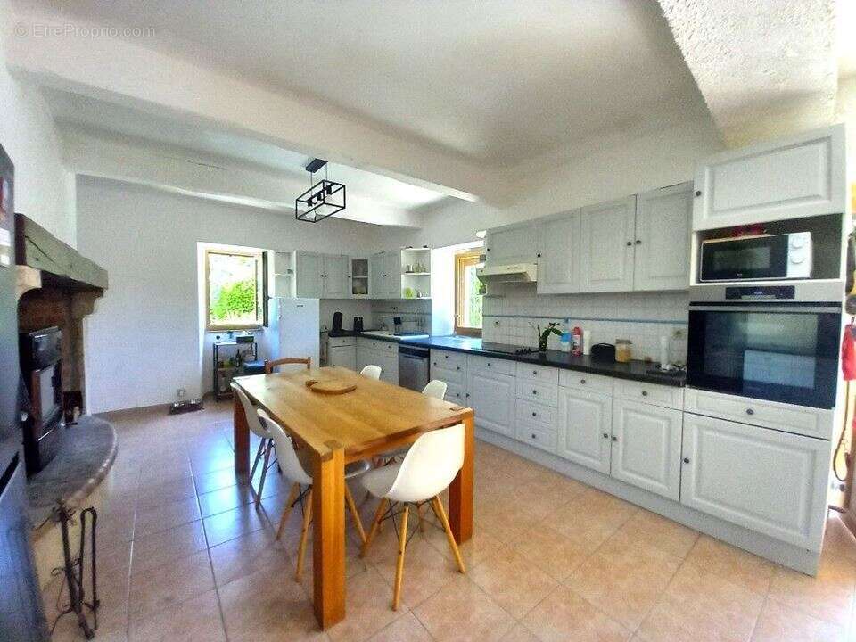 Maison à SEISSAN