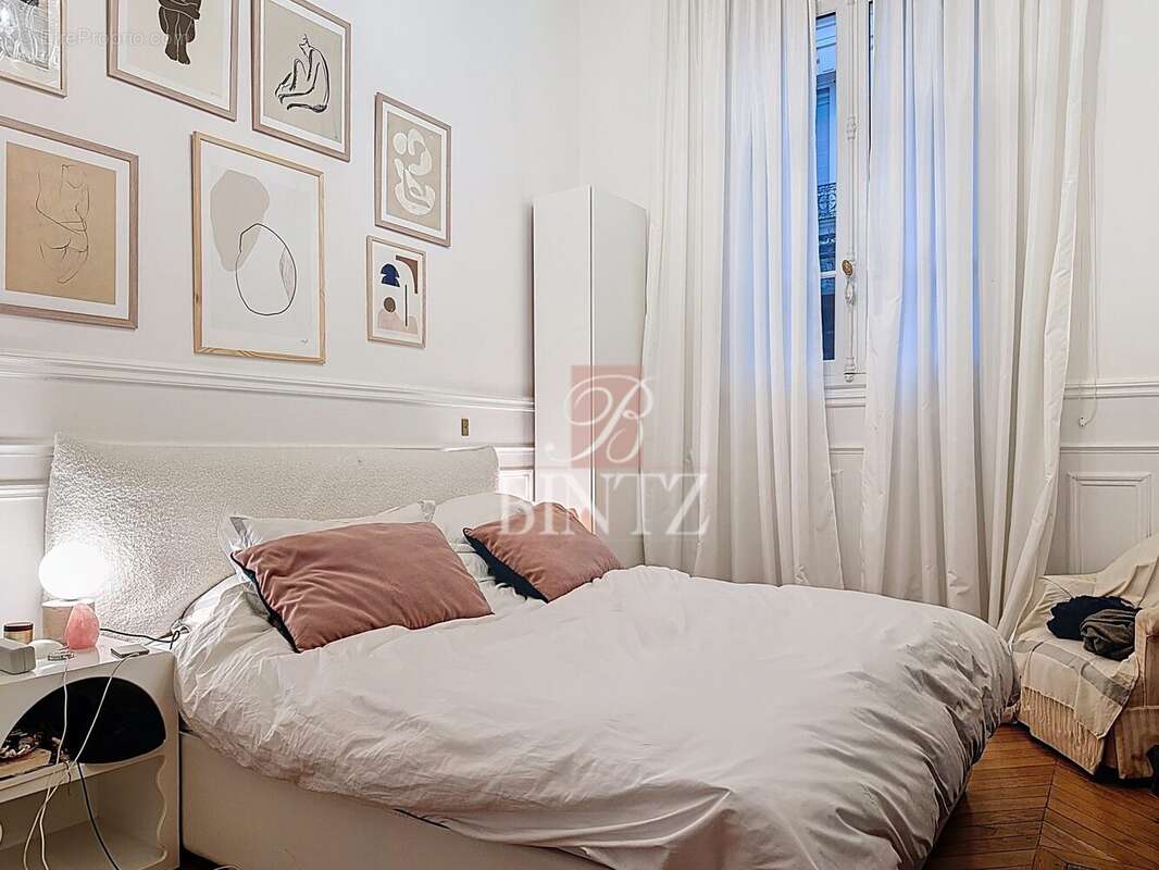 Appartement à PARIS-7E
